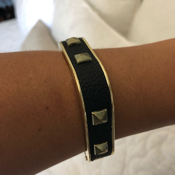 Leather stud bracelet - Picture 2 of 3